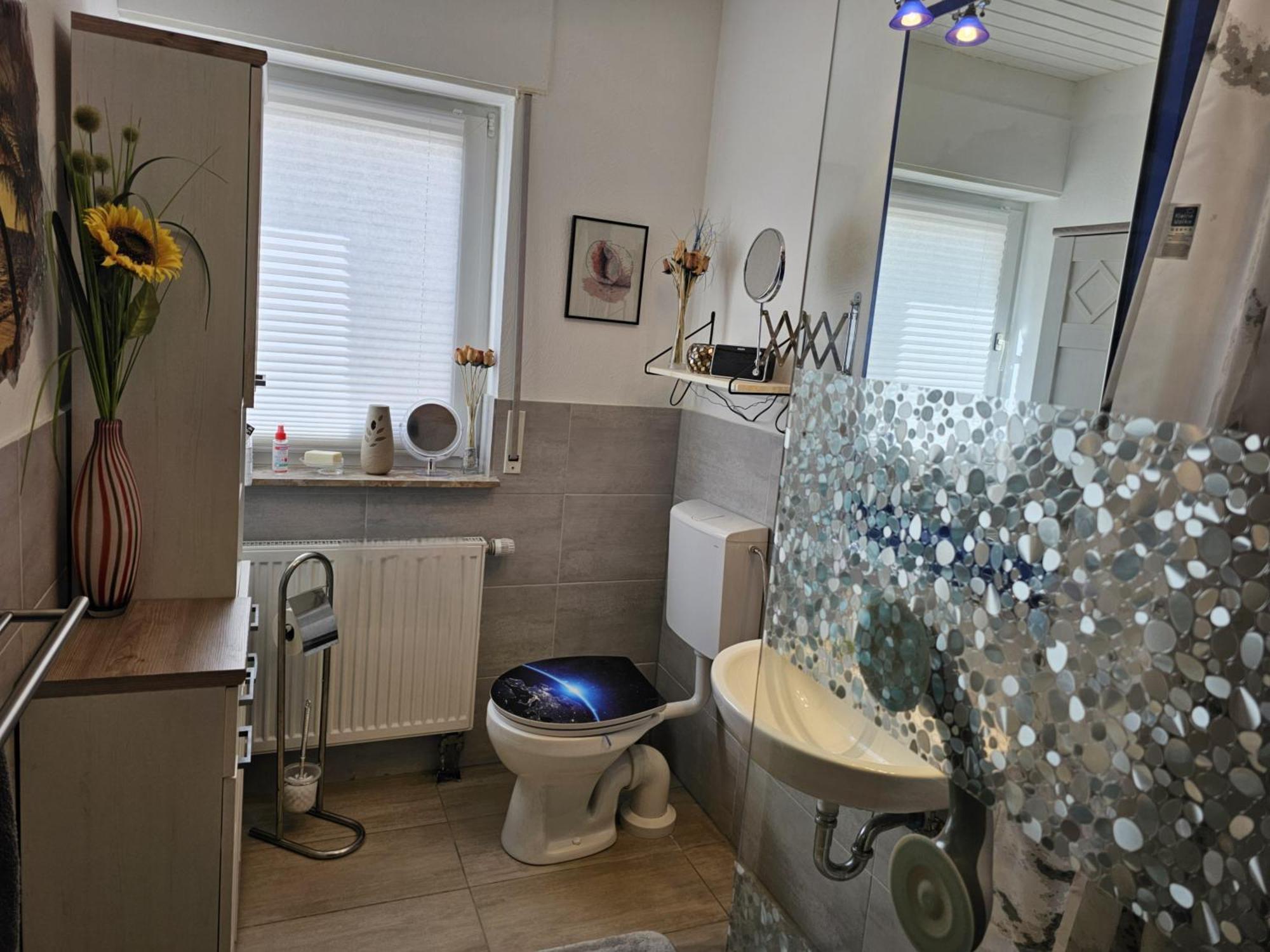 A Large Fully Furnished Private Apartment Linz am Rhein Exterior photo